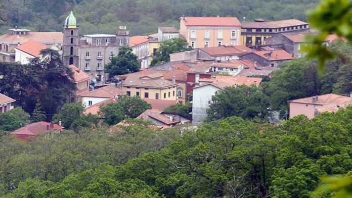 In Campania c'è questo borgo naturale di 3000 abitanti che fa sognare i turisti